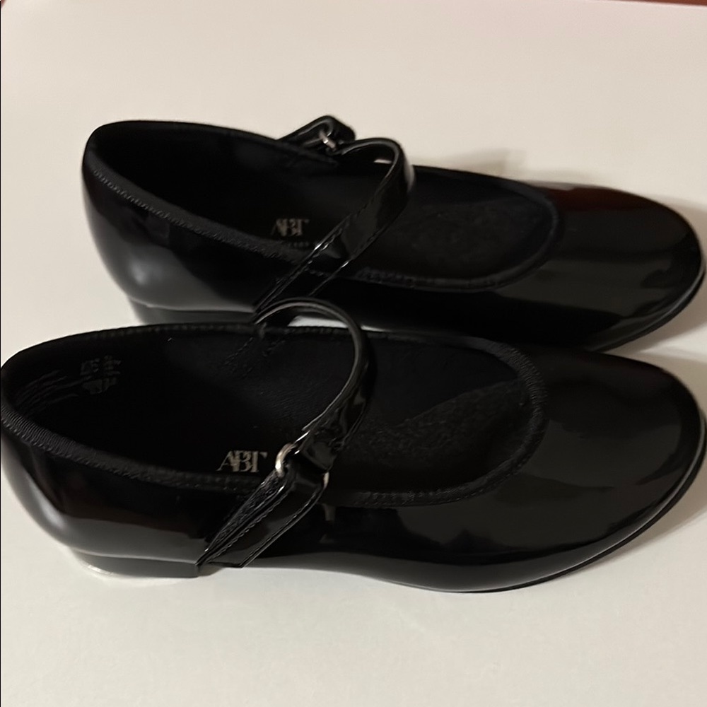 Little Kids Tap Shoes - size 11